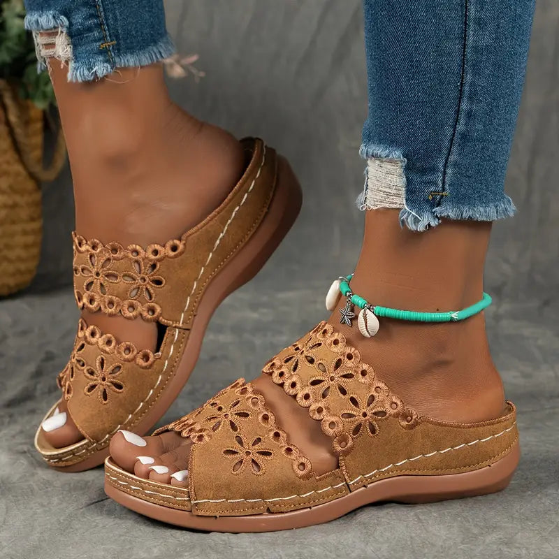 Nora™ - Blommiga Slidesandaler