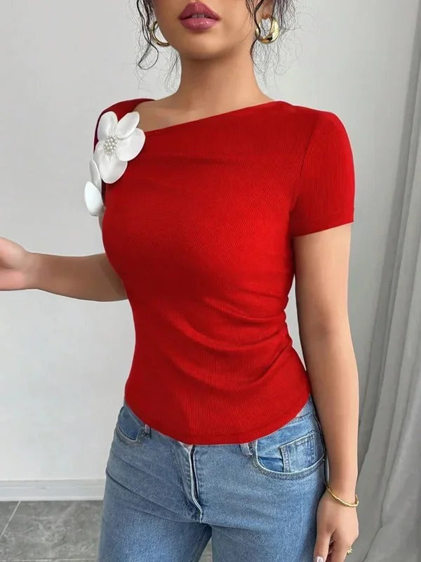 Celine™ - Flatterande topp med blomma