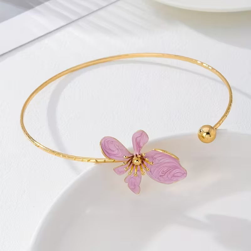 Statement Halsband med Blomsterdetaljer | Tillsammans mot bröstcancer