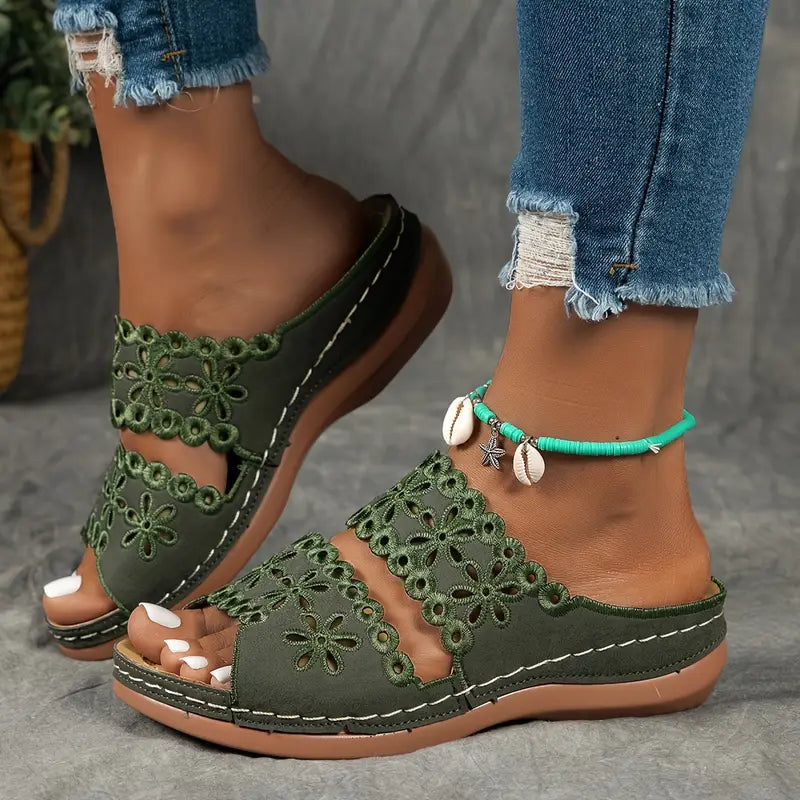 Nora™ - Blommiga Slidesandaler