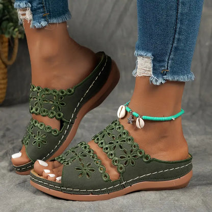 Nora™ - Blommiga Slidesandaler