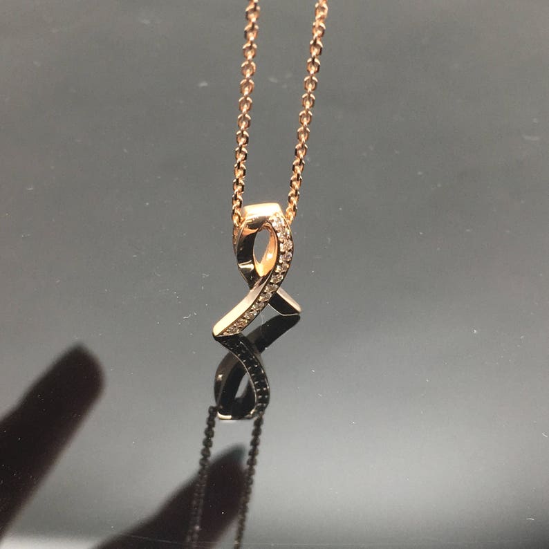 Diamant rosett Guldhalsband | Tillsammans mot Bröstcancer