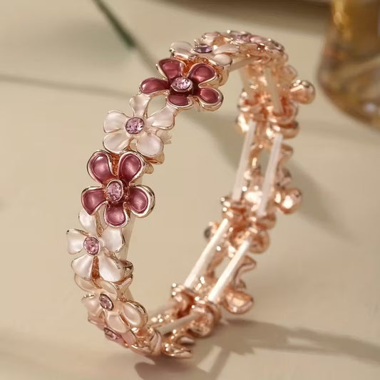 Elegant Blomsterarmband | Tillsammans mot bröstcancer