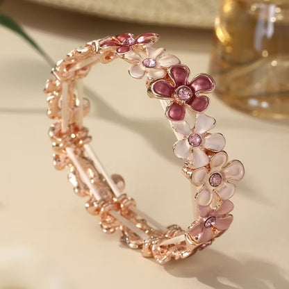 Elegant Blomsterarmband | Tillsammans mot bröstcancer